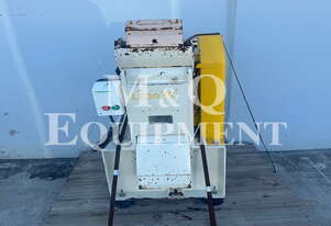 M & Q EQUIPMENT 8 x 5 LAB JAW CRUSHER