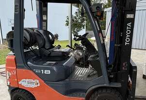 2015 TOYOTA 8 SERIES DELUX 1.8 TON CONTAINER MAST FORKLIFT