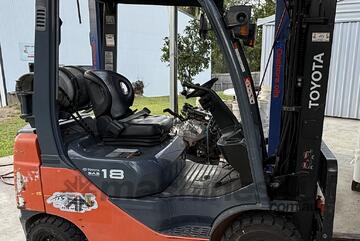 2015 TOYOTA 8 SERIES DELUX 1.8 TON CONTAINER MAST FORKLIFT