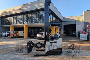 Crown RD5795-30 Reach Truck | 10.1m Mast | Double Deep | Camera | Sideshift