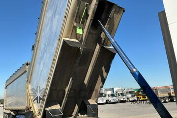 2012 Kenworth K200 Tipper & Quad Dog Combination