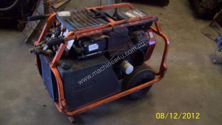 caption STANLEY HYDRAULIC POWER PACK