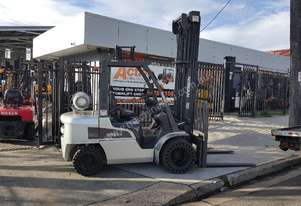 ACTIVE FORKLIFTS - NISSAN UG1F2A30 DUAL WHEEL WIDE CARRIAGE LOW HOURS ACTIVE FORKLIFTS - NISSAN UG1F2A30 DUAL WHEEL WIDE CARRIAGE LOW HOURS