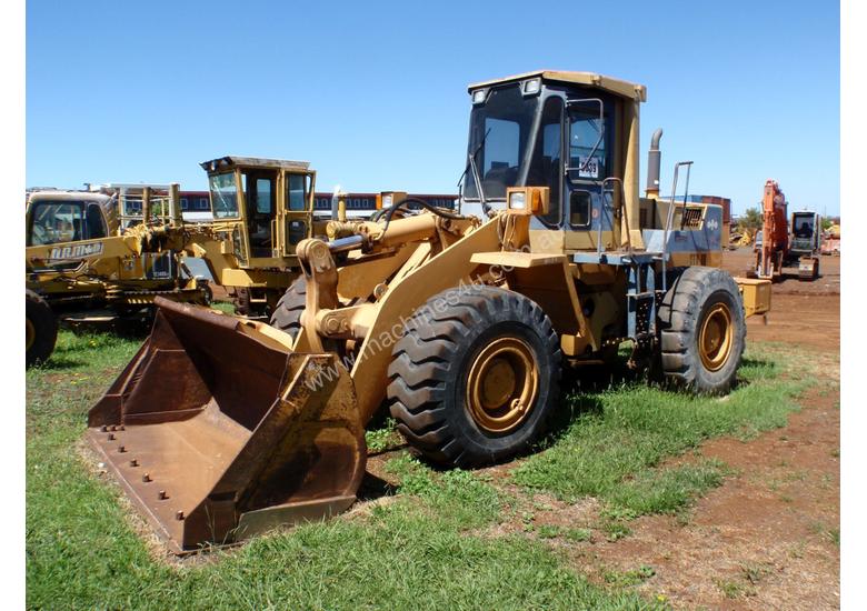 caption Komatsu WA400-1 Wheel Loader *DISMANTLING*