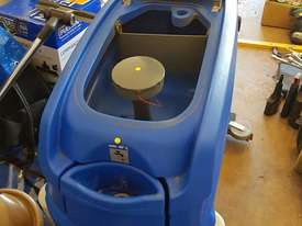 Columbus commercial floor scrubber - picture0' - Click to enlarge