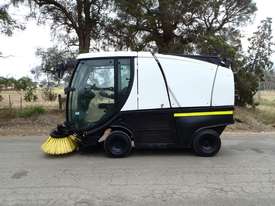 MacDonald Johnston CN100 Sweeper Sweeping/Cleaning - picture0' - Click to enlarge