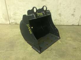 UNUSED 350MM BUCKET WITH BLANK HOOKUPS SUIT 1-2T EXCAVATOR D950 - picture0' - Click to enlarge