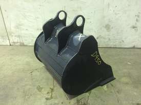 UNUSED 350MM BUCKET WITH BLANK HOOKUPS SUIT 1-2T EXCAVATOR D950 - picture2' - Click to enlarge