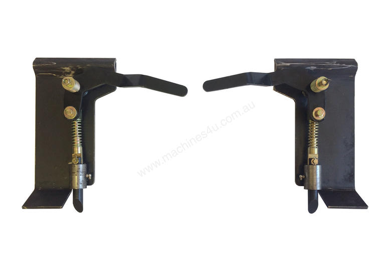 caption UNIVERSAL SKID STEER QUICK ATTACH MOUNT