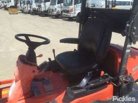 2011 Kubota F3680 - picture2' - Click to enlarge
