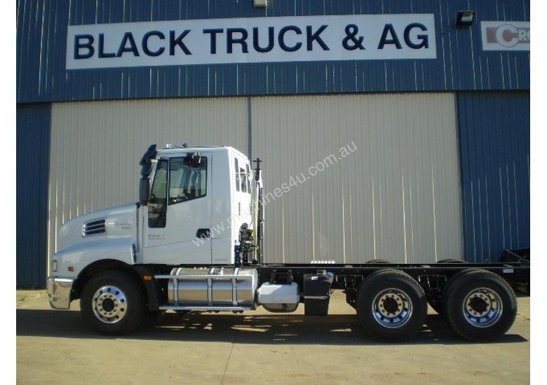 caption Iveco Powerstar 6400 Primemover Truck