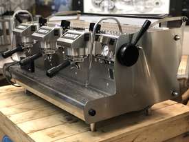 SYNESSO SABRE 3 GROUP ESPRESSO COFFEE MACHINE CAFE MULTI BOILER BARISTA BEANS - picture1' - Click to enlarge
