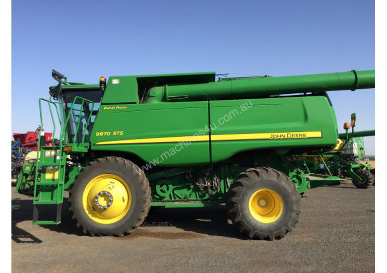 caption John Deere 9870 STS Header(Combine) Harvester/Header
