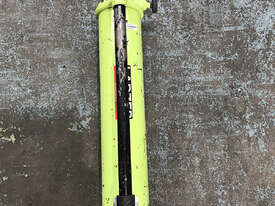 Larzep Hydraulic Two Speed Porta Power Hand Pump Model W22307 - picture1' - Click to enlarge