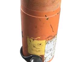 Enerpac Porta Power 25 Ton Hydraulic Ram Single Acting Cylinder RC254 - picture0' - Click to enlarge