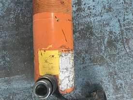 Enerpac Porta Power 25 Ton Hydraulic Ram Single Acting Cylinder RC254 - picture0' - Click to enlarge