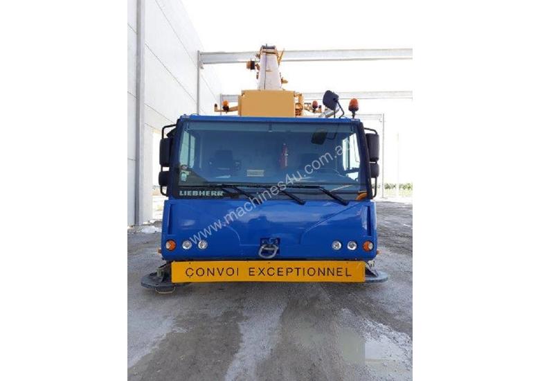 caption 2008 LIEBHERR LTM 1055-3.1