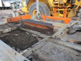 Lusty/colron Skid Steer Combo - picture2' - Click to enlarge