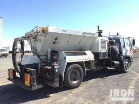 2000 Hino FG1J 4x2 Emulsion / Aggregate Sealing Distributor Truck - picture2' - Click to enlarge