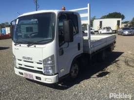 2010 Isuzu N Series - picture2' - Click to enlarge