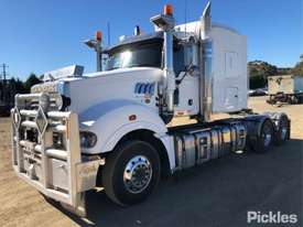 2015 Mack Superliner CLXT - picture2' - Click to enlarge