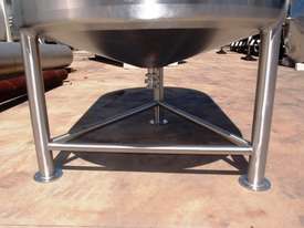 Stainless Steel Mixing Tank (Vertical), Capacity: 7,000Lt - picture1' - Click to enlarge