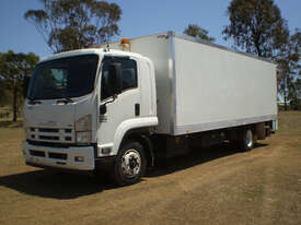 Isuzu FSD850 Pantech Truck - picture1' - Click to enlarge