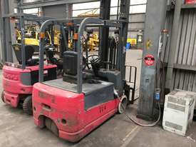 1.5T 3 Wheel Battery Electric Forklift - picture1' - Click to enlarge