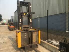 1.0T Battery Electric Order Picker - picture0' - Click to enlarge