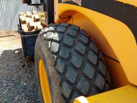 Pad Foot Roller 20 tonne  - picture1' - Click to enlarge