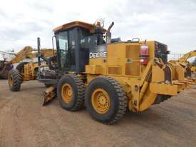 John Deere 672D 6WD Grader - picture2' - Click to enlarge