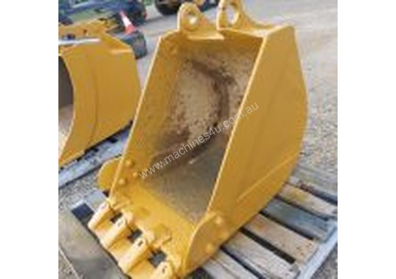 caption BUCKET - Brand Unknown will suit 8 tonne excavator $250 + GST
