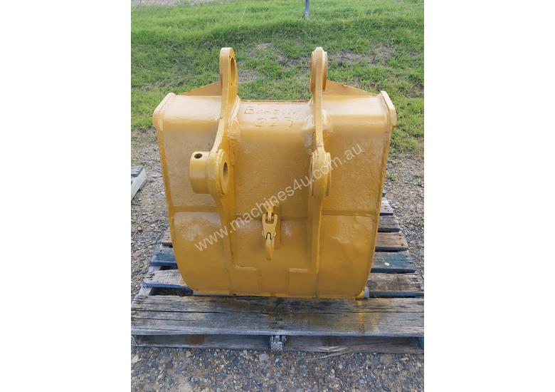 caption BUCKET - Brand Unknown will suit 8 tonne excavator $250 + GST
