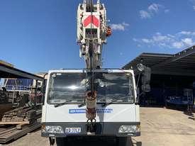 2014 30 TONNE ZOOMLION QY30V MOBILE SLEW CRANE - picture1' - Click to enlarge