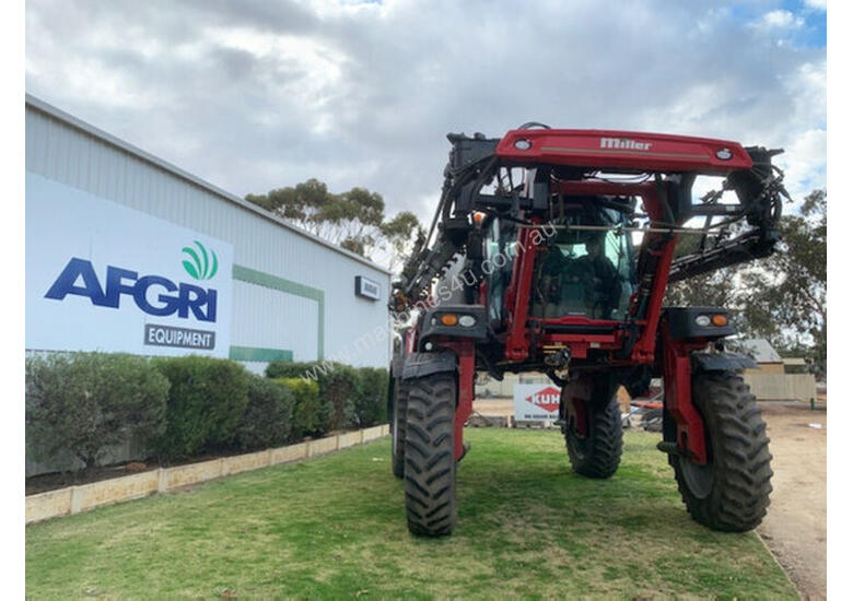 caption 2016 Miller Nitro 5240 SP Sprayers