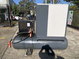 Air Compressor with air dryer - picture0' - Click to enlarge