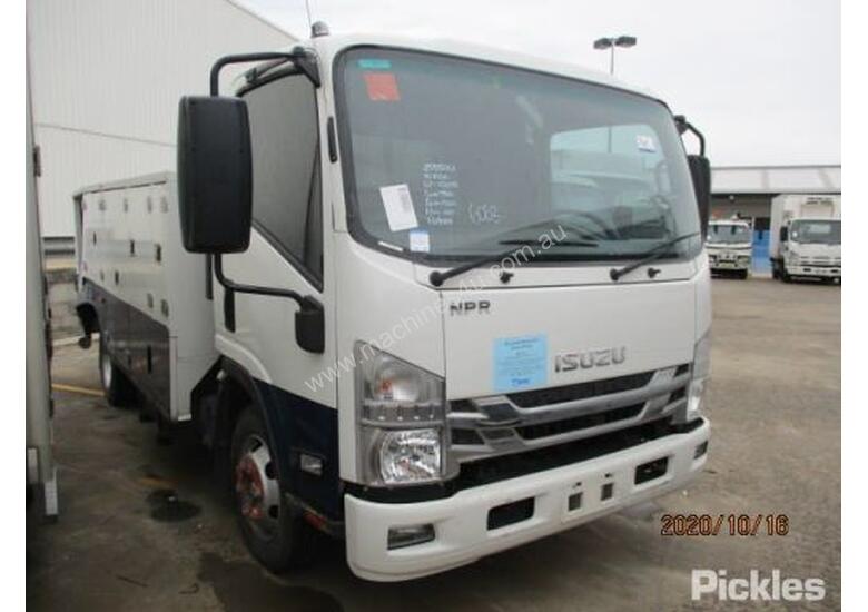caption 2018 Isuzu NPR