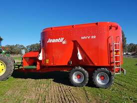 JEANTIL MVV22TC 560/45-22.5 BKT- VERTICAL FEED MIXER + 1.1M ELEVATOR (22.0M3)  + FLOTATION TYRE - picture2' - Click to enlarge