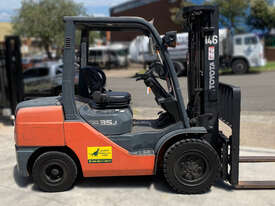 Toyota 3.5T Diesel Forklift with Container Mast FOR SALE - picture1' - Click to enlarge