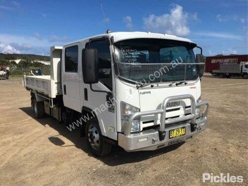 2013 Isuzu NPR 300 LWB