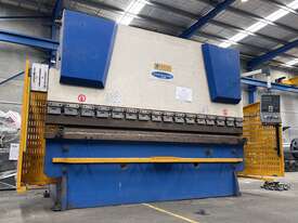 Steelmaster Pressbrake 100Ton x 3200mm Hydraulic Pressbrake 2 Axis Controller - Top & Bottom Tooling - picture0' - Click to enlarge