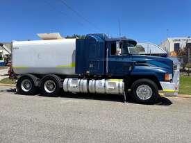 Water Truck Mack 6x4 Manual SN1029 1BDE218 - picture0' - Click to enlarge