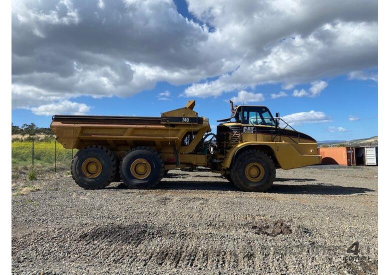 Used 2005 Caterpillar 740 Articulated Dump Truck in , - Listed on ...