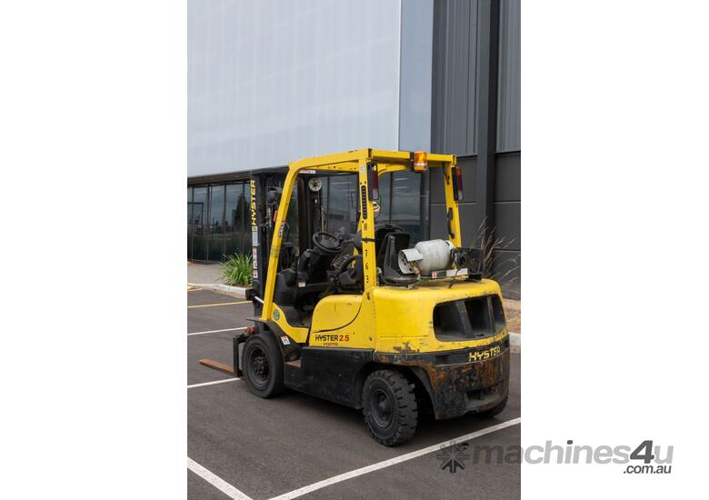 caption 2.5T Hyster Counterbalance Forklift
