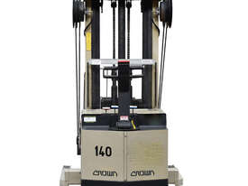 CROWN 1.5T Walkie Reach Stacker Forklift FOR SALE - picture2' - Click to enlarge