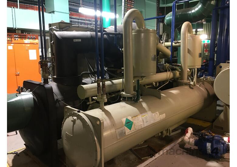 Used 2013 trane Trane RTHD 950kWr watercooled chiller Industrial Water