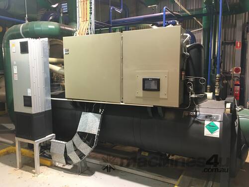 Trane RTHD 950kWr water-cooled chiller