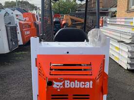 BOBCAT 343 CAGE WITH 4IN1BUCKET - picture1' - Click to enlarge
