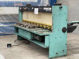 Just Traded - Priced For Quick Sale - Promecam 2500mm x 4mm Hydraulic Guillotine - Volt - picture0' - Click to enlarge