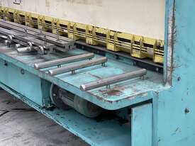 Just Traded - Priced For Quick Sale - Promecam 2500mm x 4mm Hydraulic Guillotine - Volt - picture2' - Click to enlarge